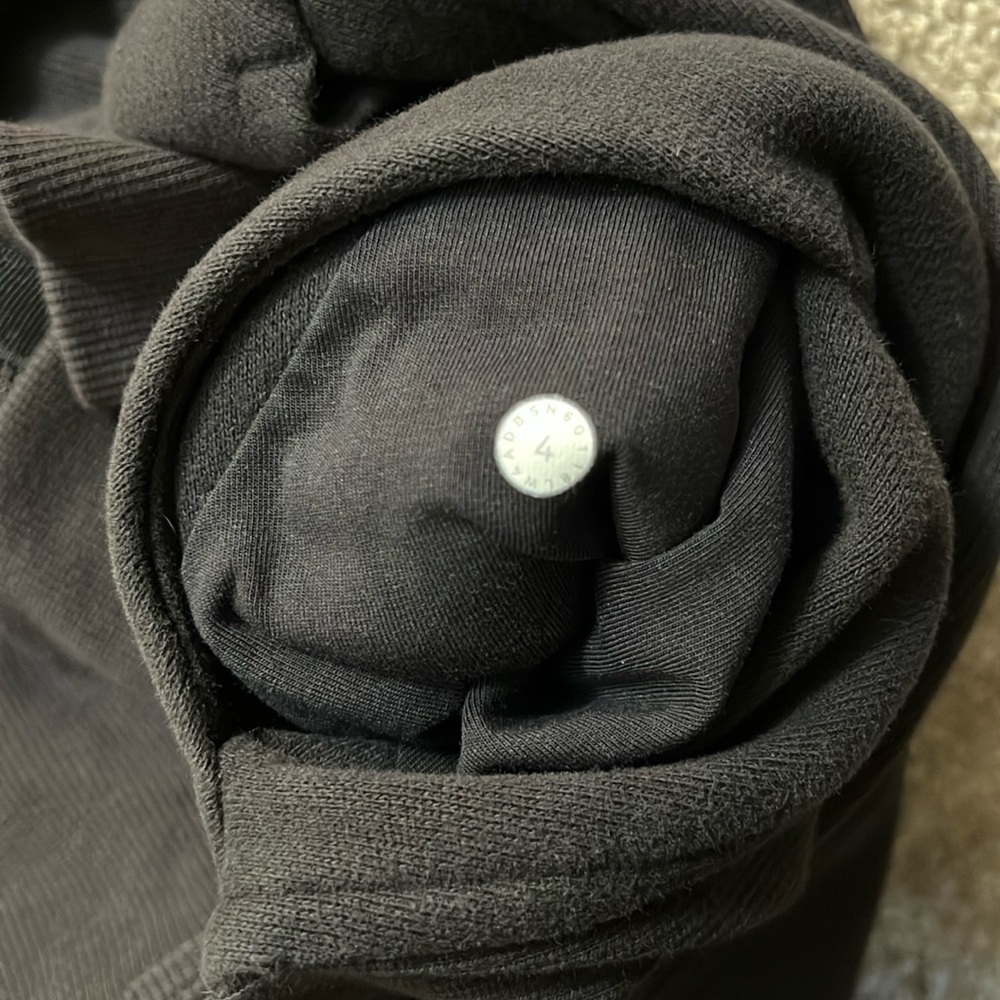 Lululemon Scuba Hoodie - Picture 5 of 6